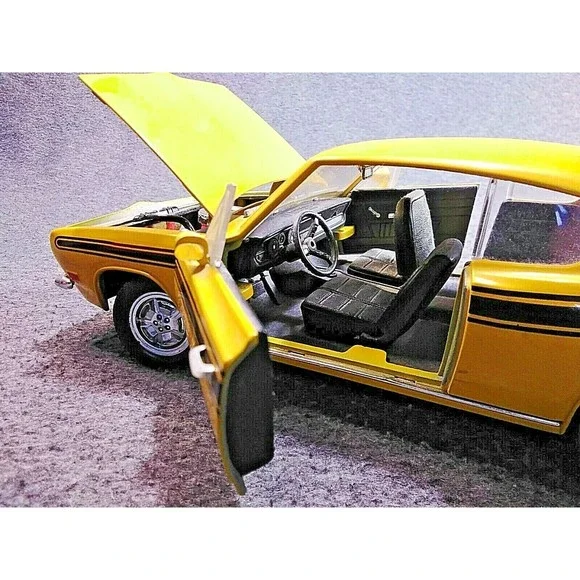 Road Signature 1969 Plymouth Cuda Barracuda 1:18 Scale Diecast Model Car Yellow - Picture 6 of 12